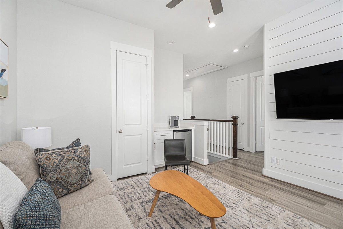 92248ee04f8b458ca0dbd799ef1415e8 Large | Beachhouse | Texas | TX | Vacation Homes | Galveston | Crystal Beach | Kokomo | Breezy Days | Beachfront Elegance | Sunrise Serenity | Southern Sands Property Management, LLC