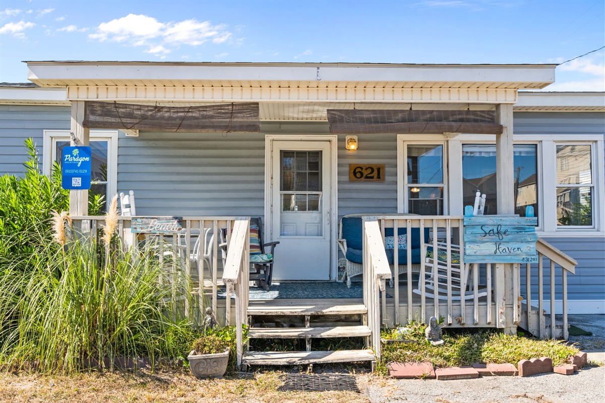 A coastal cottage perfect for your beach retreat!