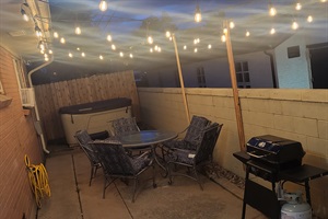 Hot-Tub Haven, BBQ Grill, and Inviting Seating Area! 🏞️🍗🪑
