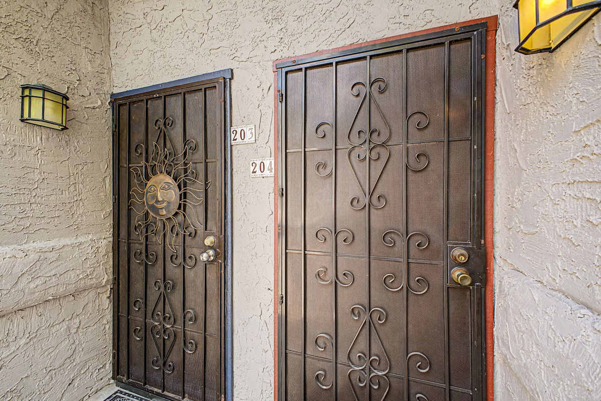 Paradise Pkwy Getaway in Phoenix + Pool — Paradise Pkwy Getaway in Phoenix + Pool, Phoenix, Arizona — photo 10