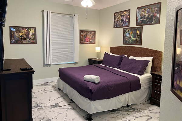 Suite 2 - King bed