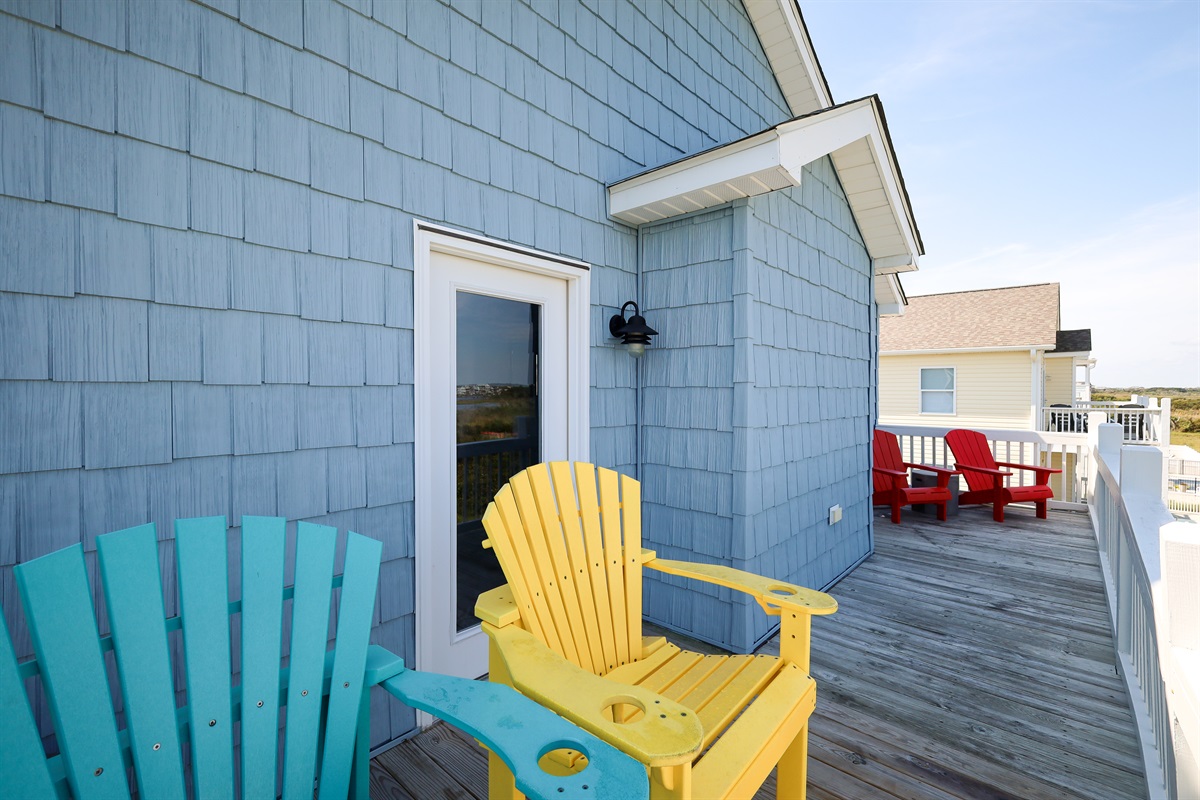 Cozy row of chairs on the porch