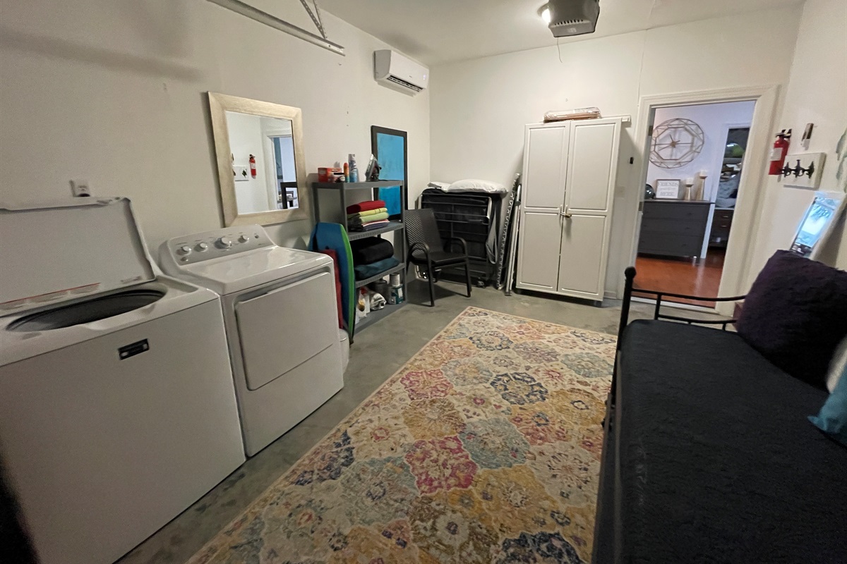 Downstairs Garage bedroom with Laundry-Guest House