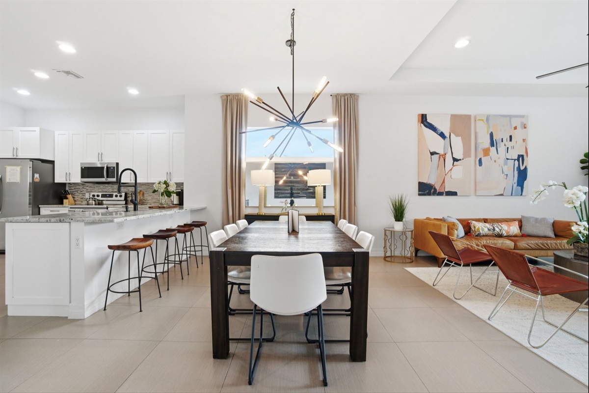 Large dining area for everyone in your group