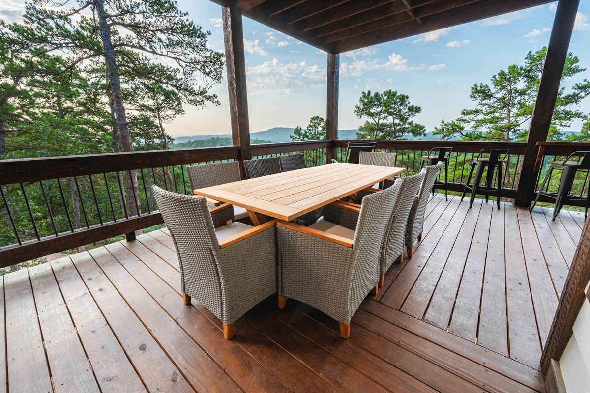 Spacious outdoor dining area perfect for meals with a scenic backdrop