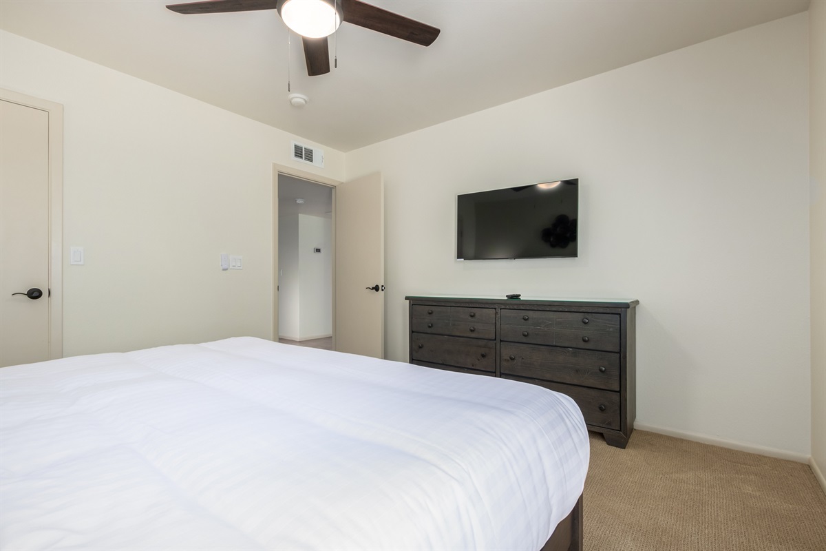 Bedroom 2 - king bed w/ smart TV
