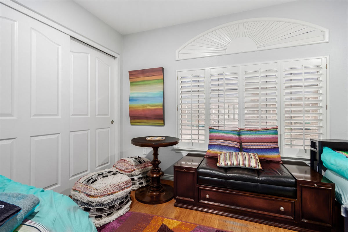 Bunk Room w/ 4 Twin XL beds