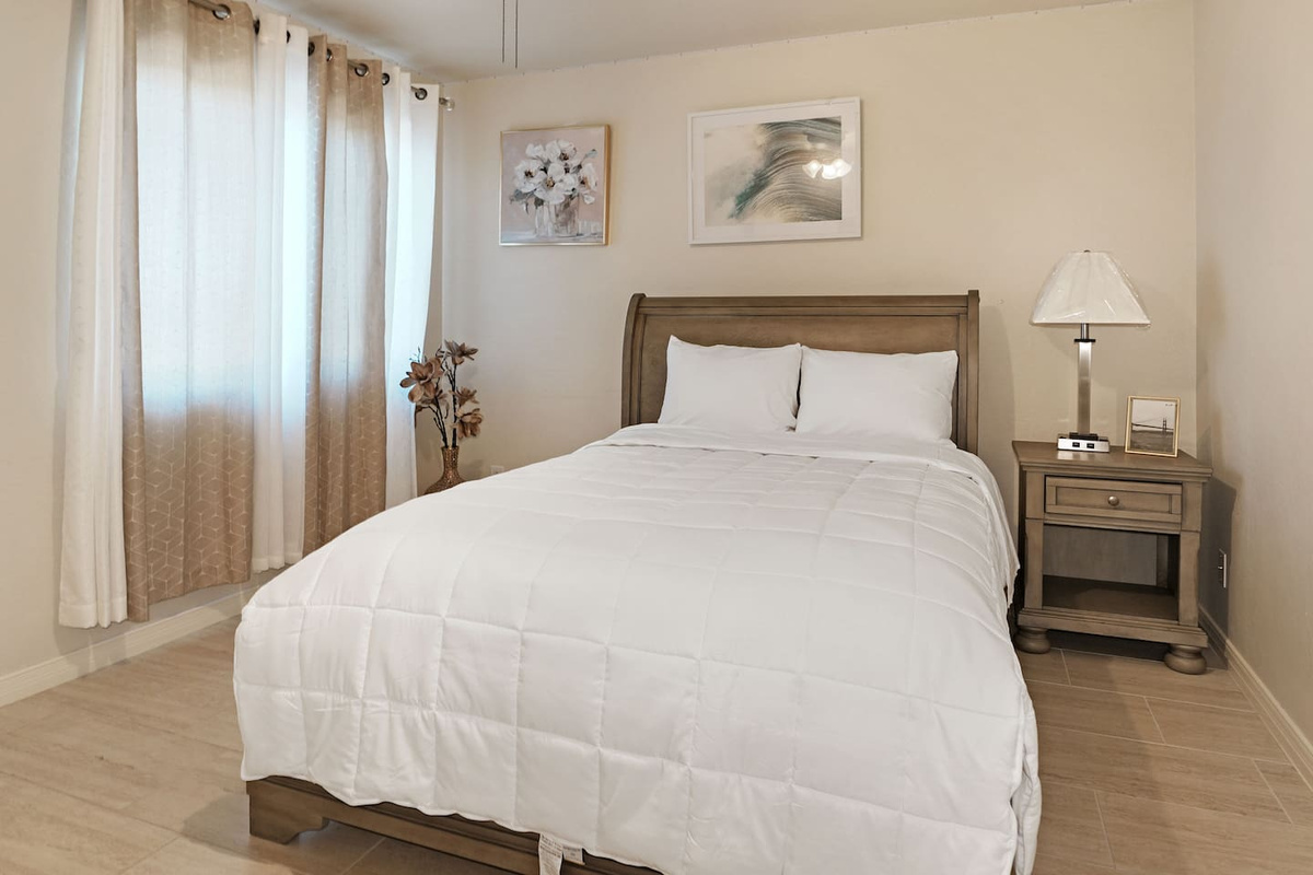 Full size bed
