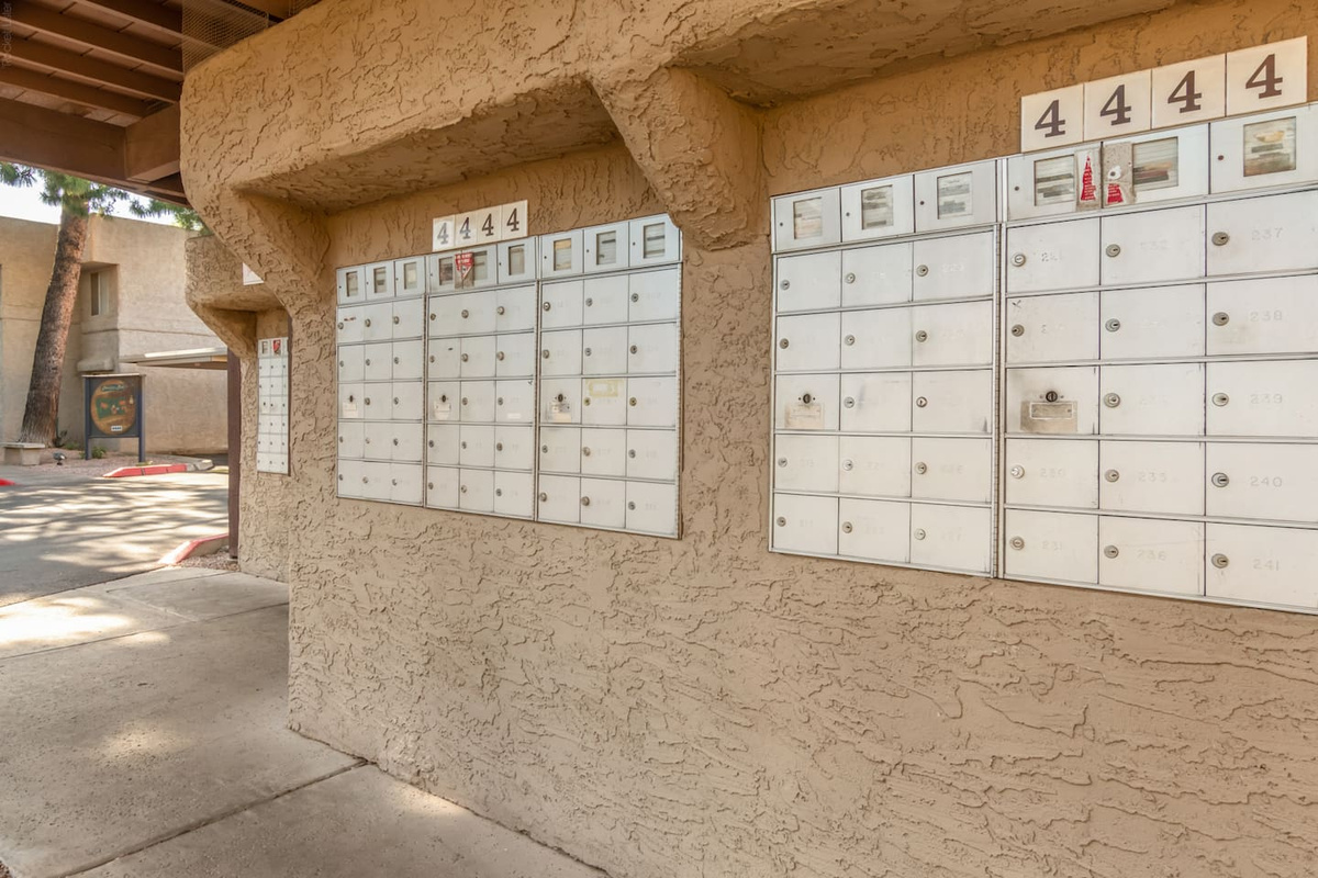 Paradise Pkwy Getaway in Phoenix + Pool — Paradise Pkwy Getaway in Phoenix + Pool, Phoenix, Arizona — photo 29