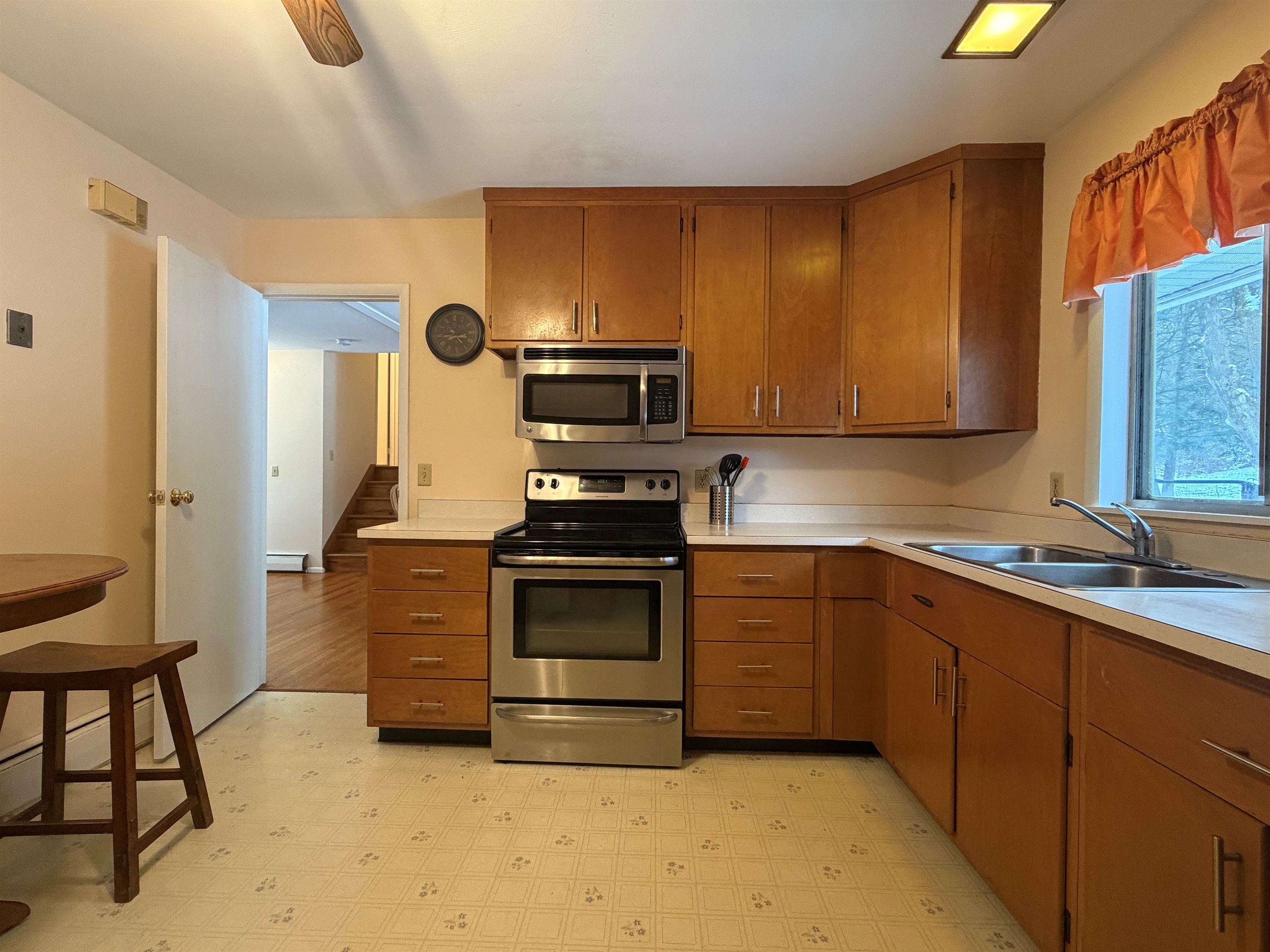 Kitchen with dishwasher