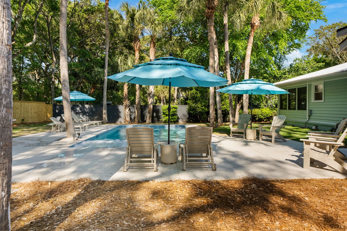 Backyard | IOP Escapes Beach Blessing | 3705 Hartnett Blvd, Isle of Palms, SC