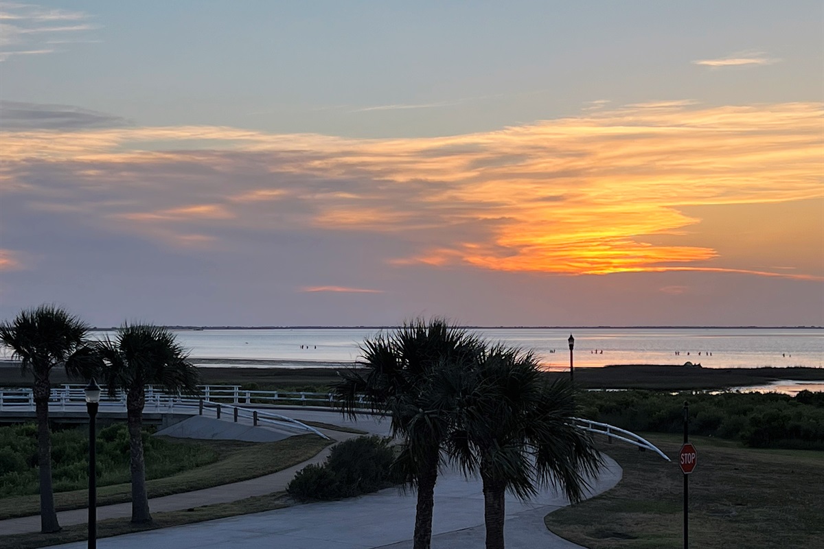 926892c7f395400aaa21b51265ca046b Large | Beachhouse | Texas | TX | Vacation Homes | Galveston | Crystal Beach | Kokomo | Breezy Days | Beachfront Elegance | Sunrise Serenity | Southern Sands Property Management, LLC