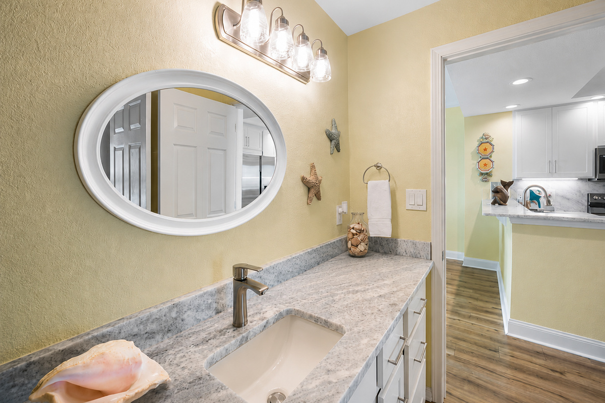 Here's the adjoining guest bathroom.  There is an entrance from the guest bedroom and from the hallway.