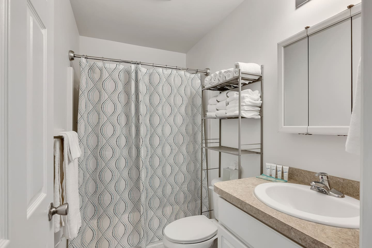Full Bathroom