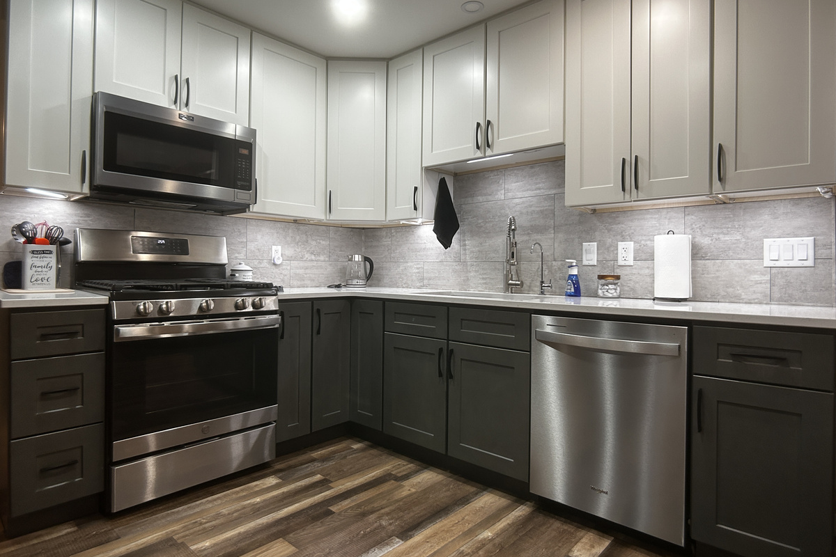 Convection stove speeds up your baking time. No need to spend you vacation washing dishes. Dishwasher pods are provided.