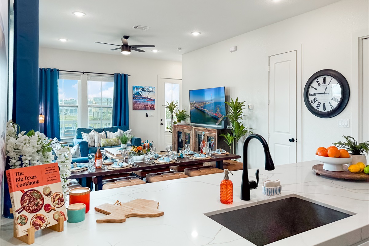 The designated chef can still socialize while preparing meals.