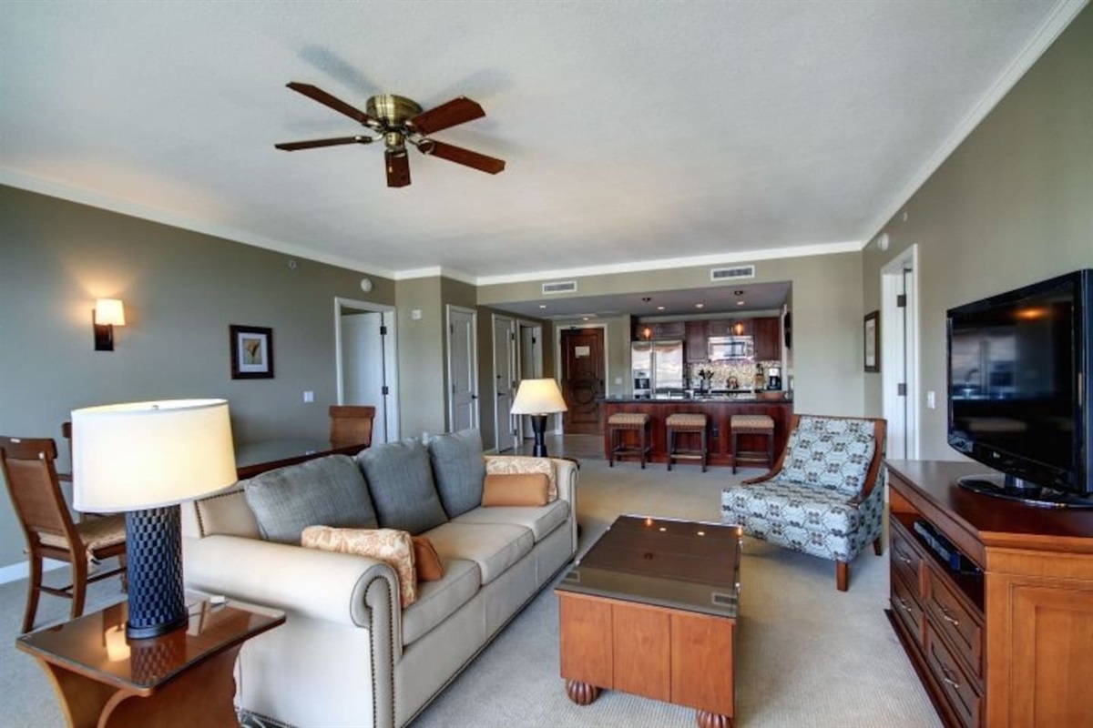 Spacious living room