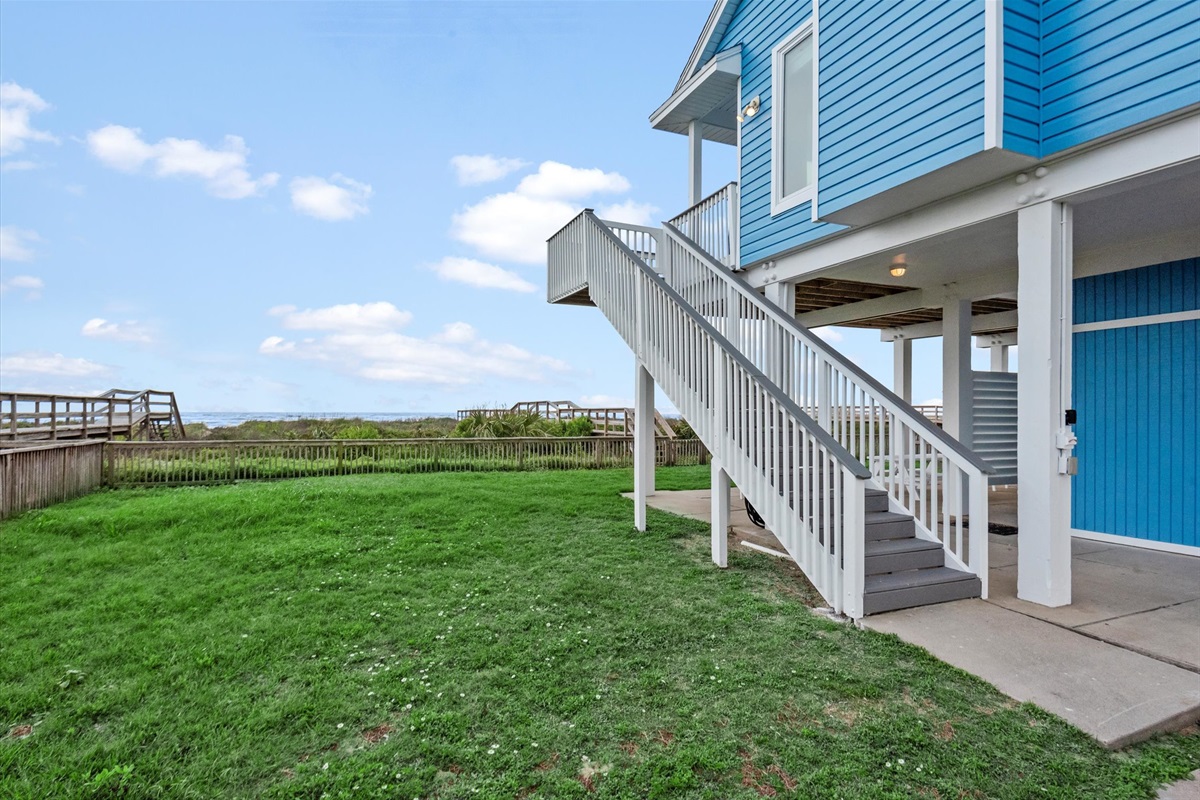 92b5ee47cdc94c86981f762a2c2493b1 Large | Beachhouse | Texas | TX | Vacation Homes | Galveston | Crystal Beach | Kokomo | Breezy Days | Beachfront Elegance | Sunrise Serenity | Southern Sands Property Management, LLC