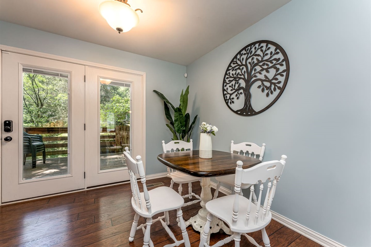Dining room with direct access to the back deck. 