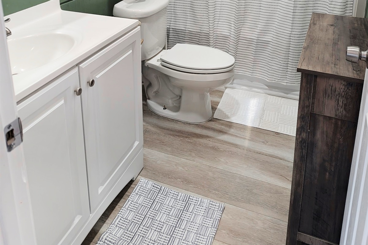 You will have a full bathroom with tub/shower combo.