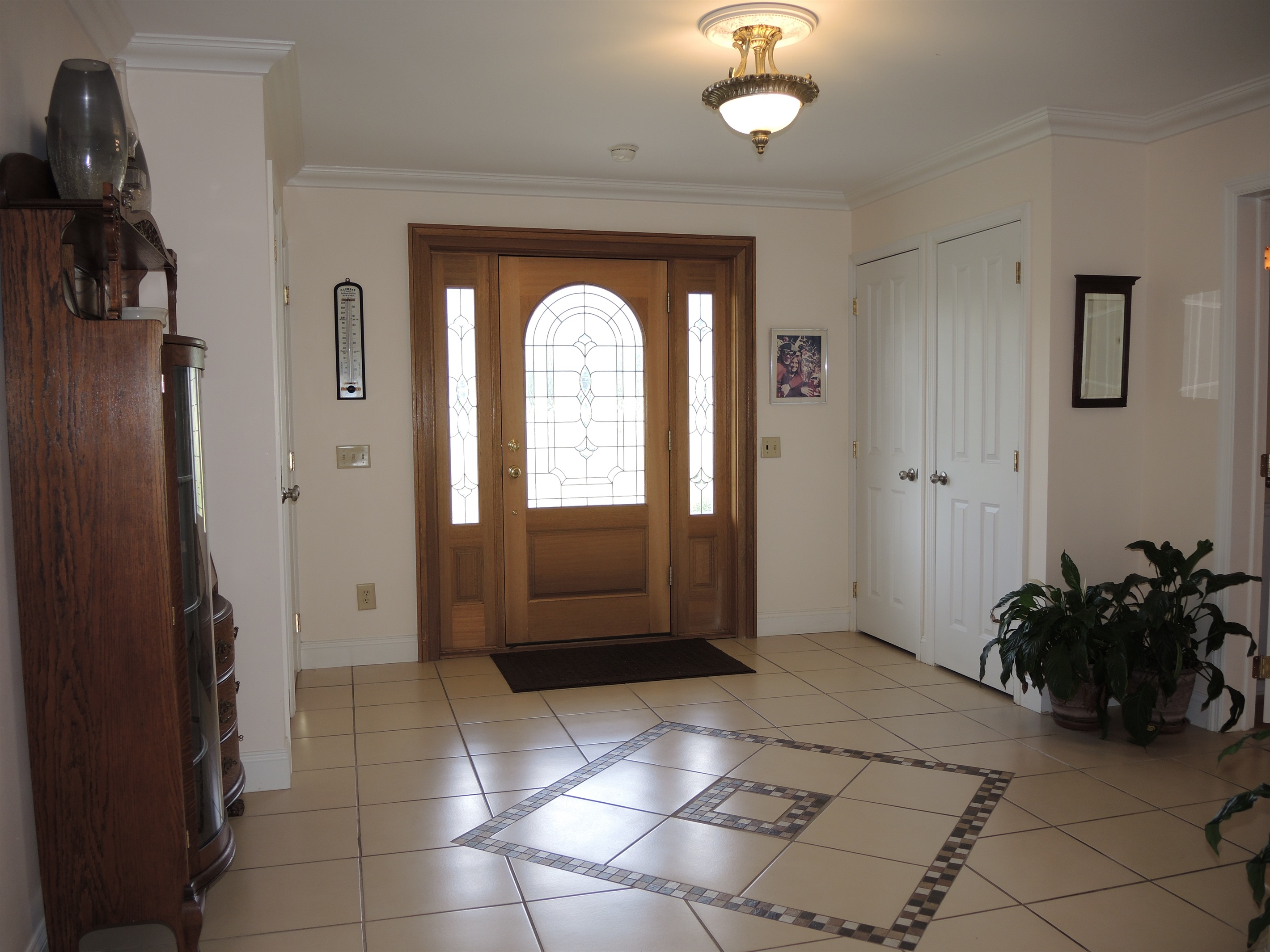 Front entry foyer