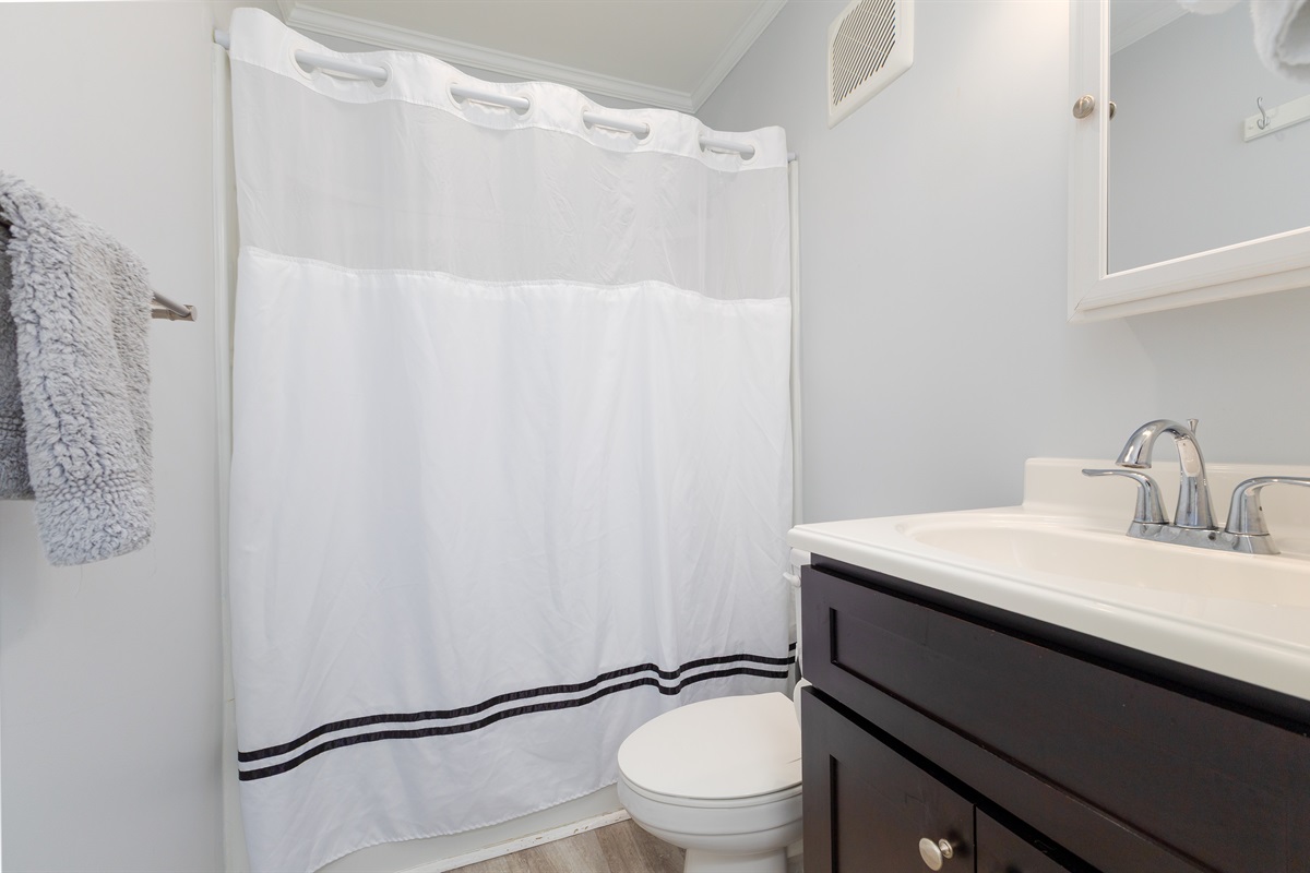 Updated and spotless bathroom