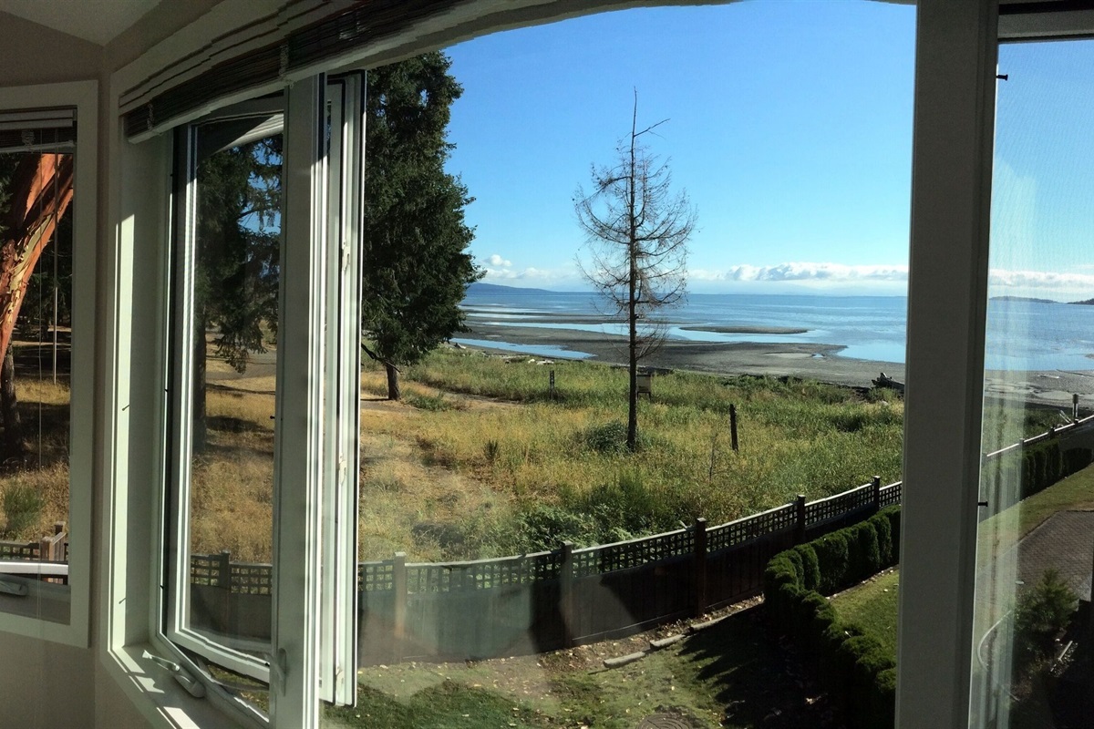 Stunning views of park & Salish Sea!