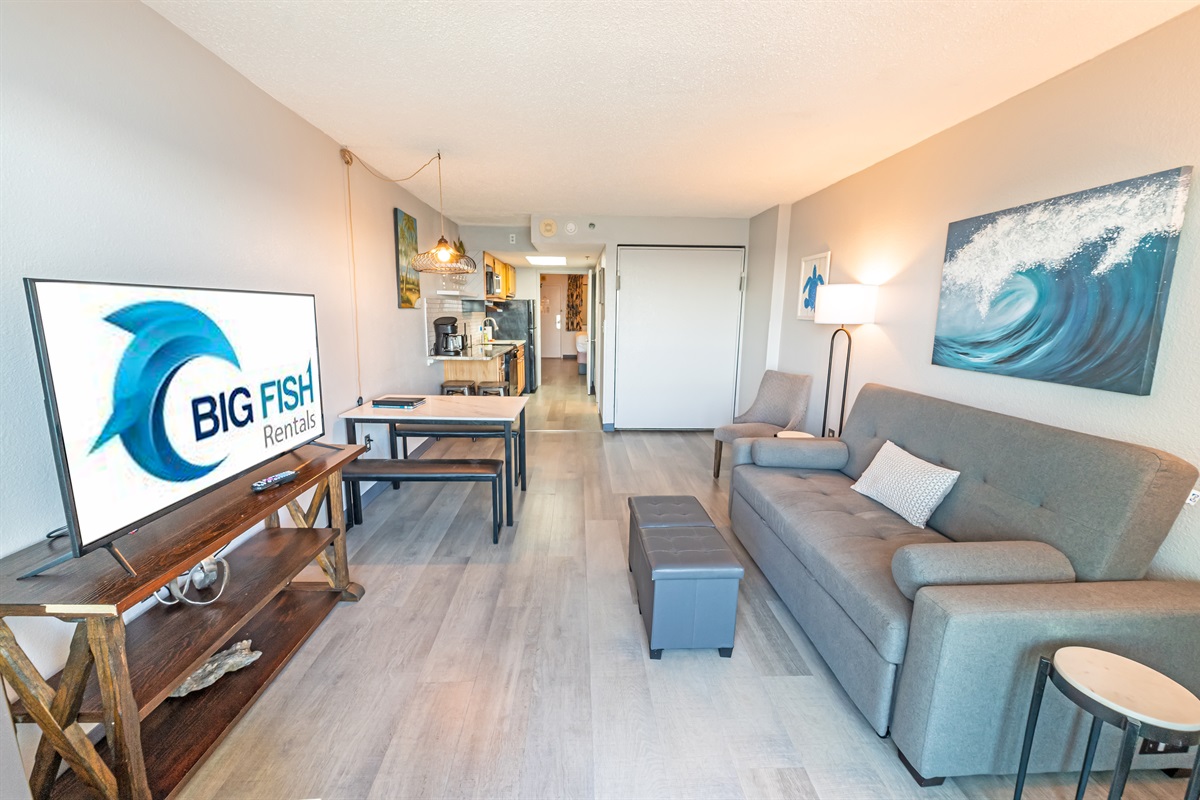 Living Room with Stunning Views🌊☀️