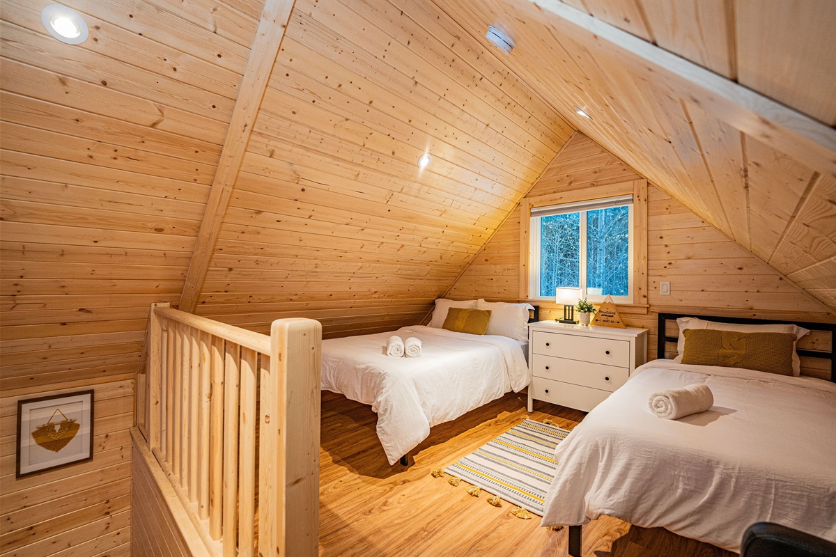 Loft area - double bed + twin bed