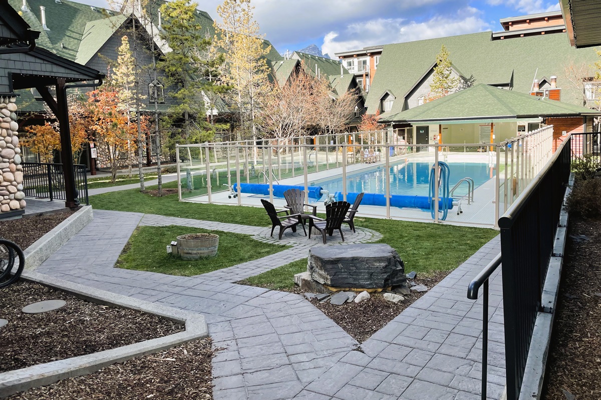 Spacious inner courtyard with the largest resort swimming pool in Canmore!
