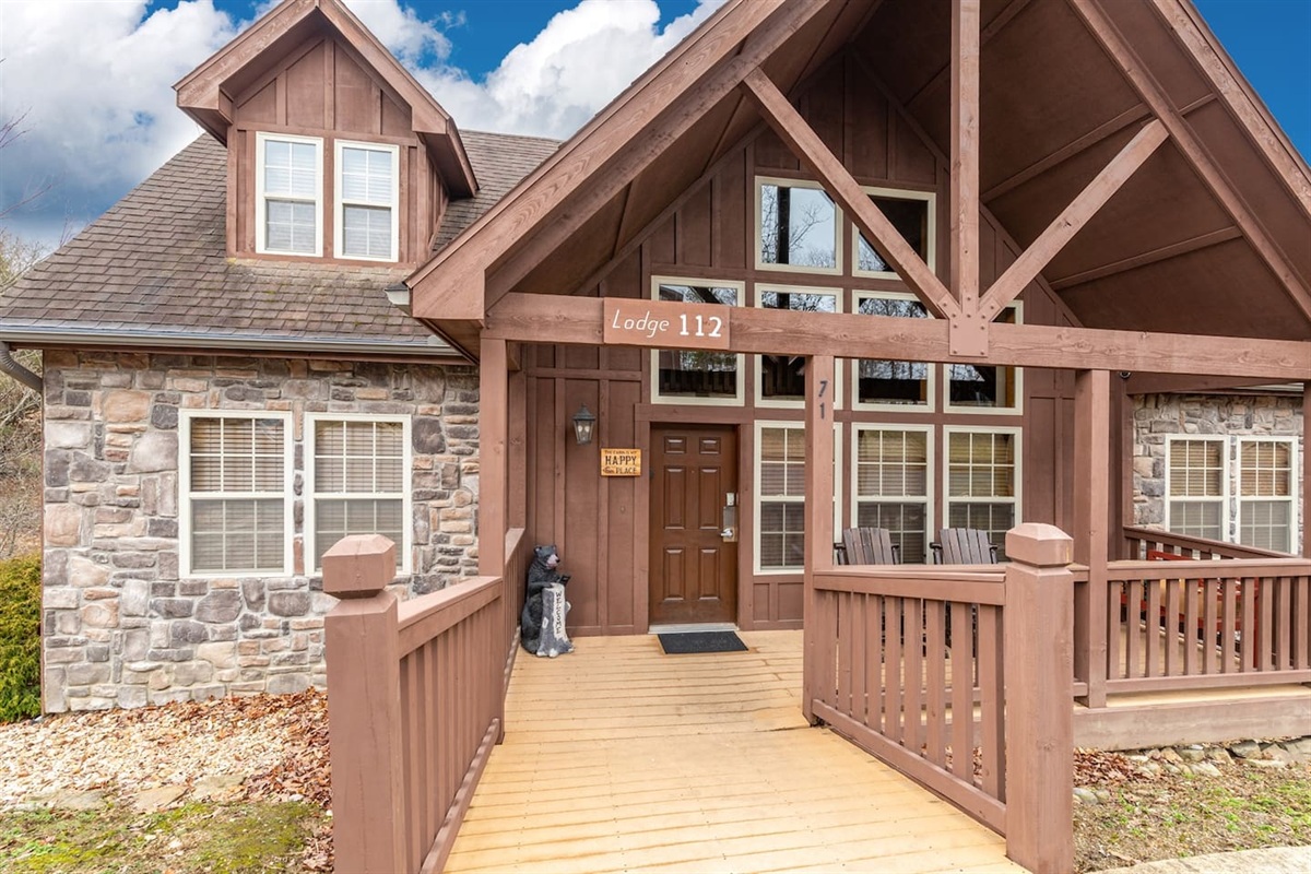 Easy arrival, no stairs to climb with your luggage. Welcome to your Branson home away from home!