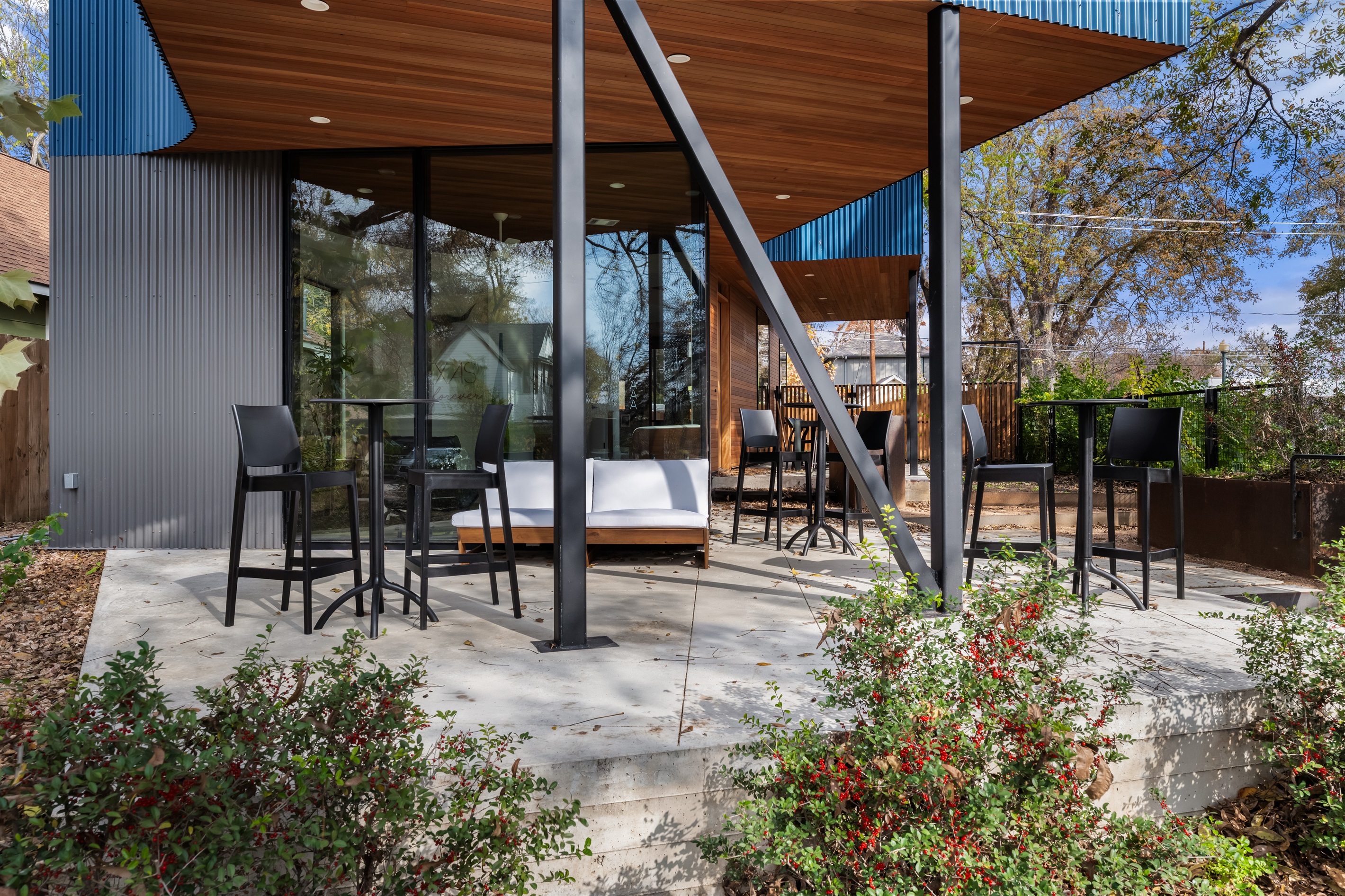 Stylish outdoor dining area designed for al fresco meals and group gatherings.
