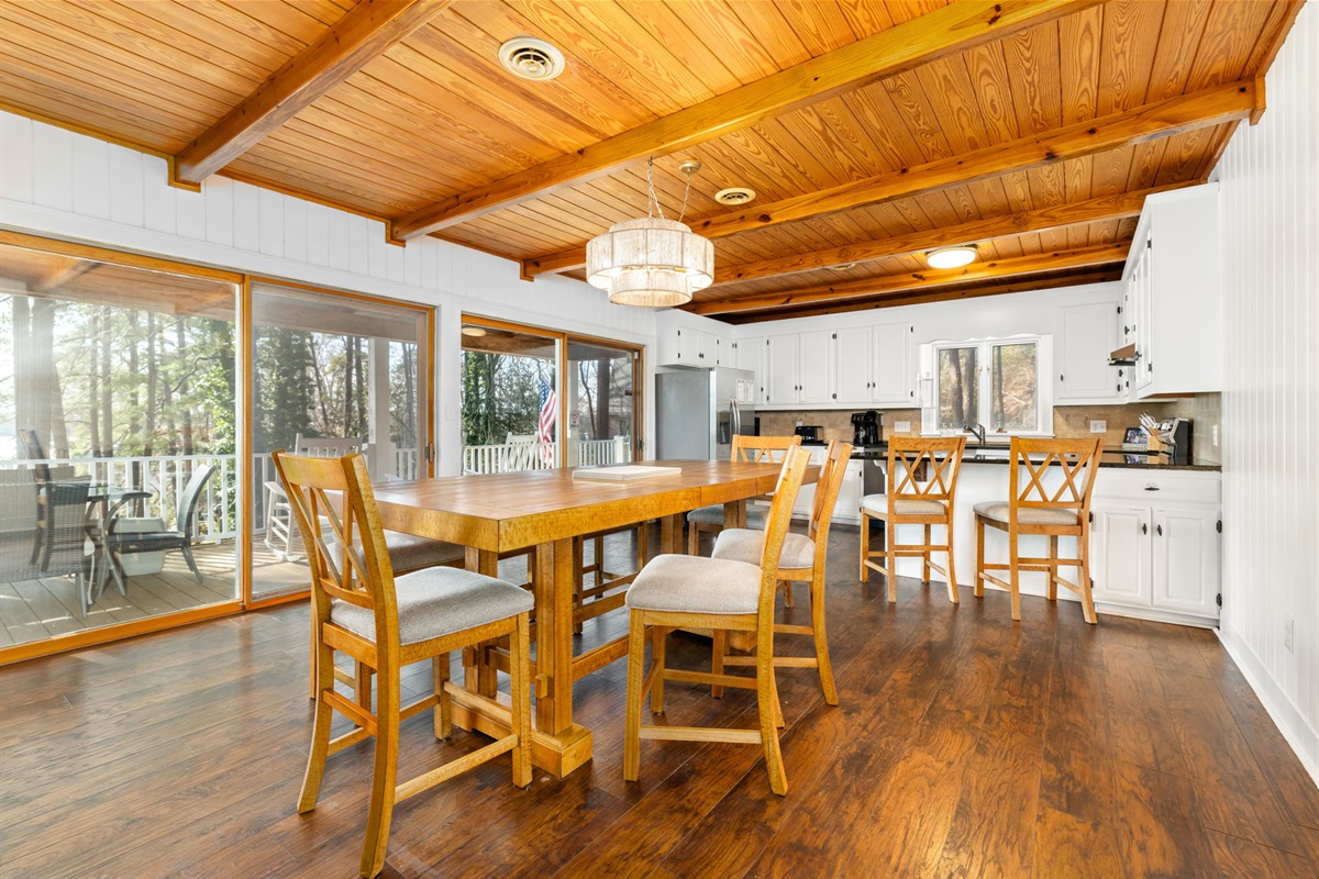 Living room and kitchen with lakes views!