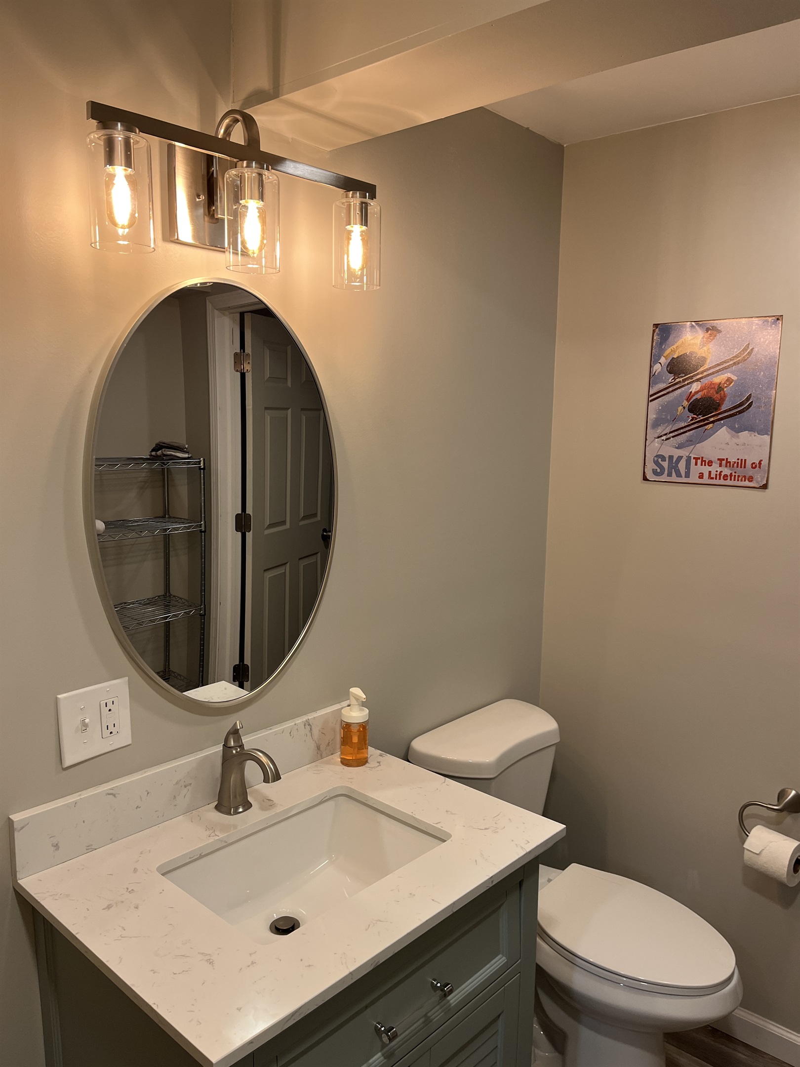 Lower level bath w/ shower