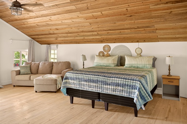 Master suite king bed and sitting area