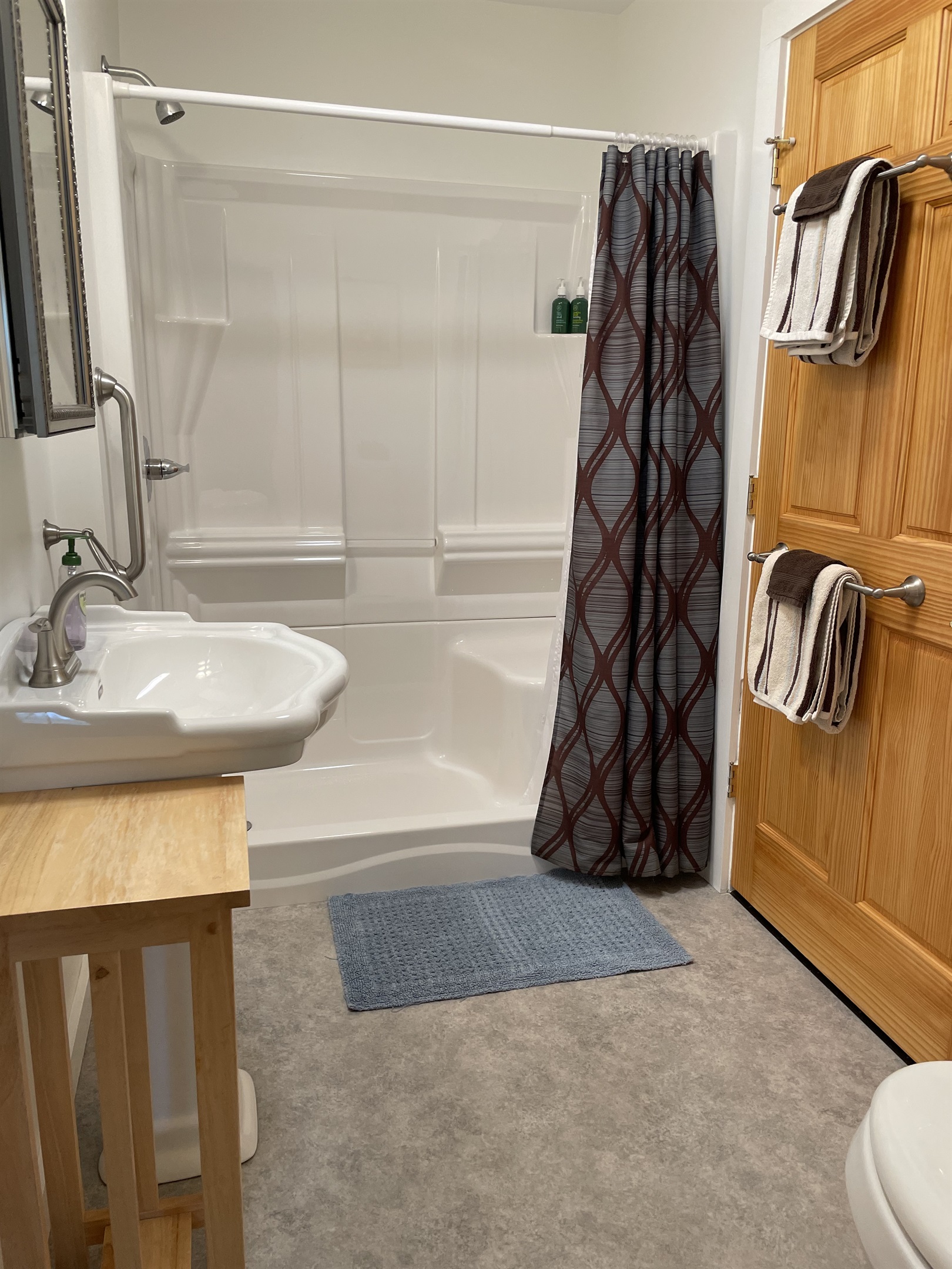 First floor bath w/ shower