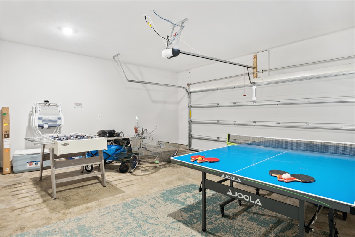 Relax with Ping, Foosball, Infinity table after a day at the beach, Beach wagon, cooler, beach chairs