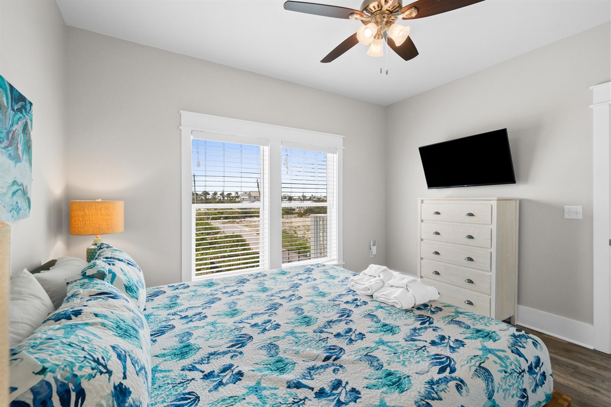 King Bedroom Shared Bathroom