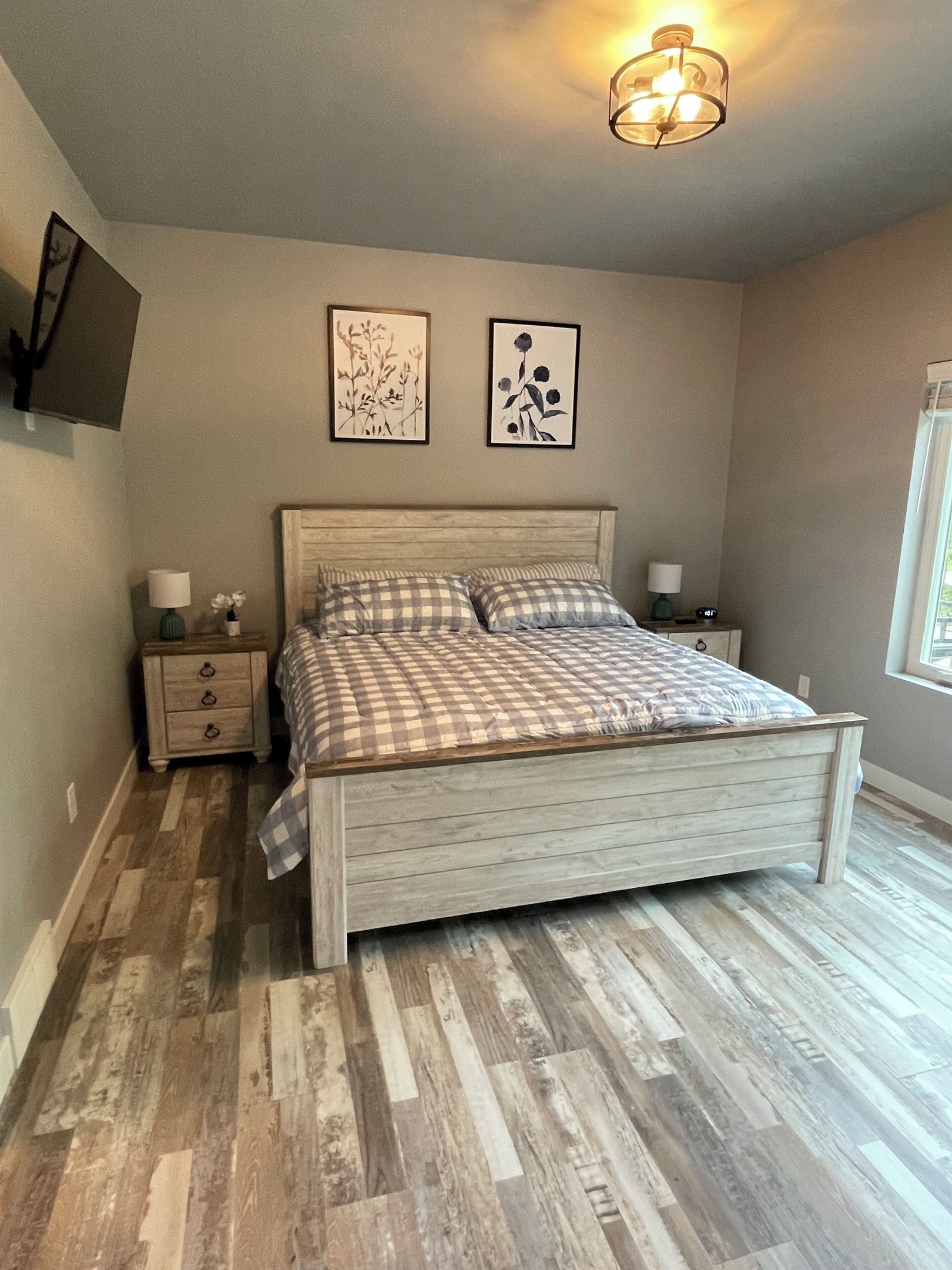 House 2 - bedroom 1 with king bed