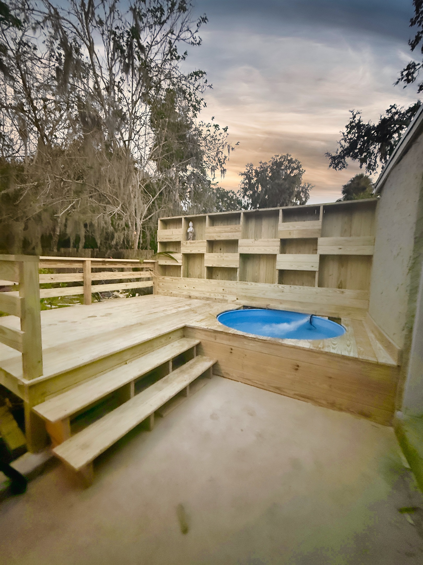 Soaking Pool and Deck