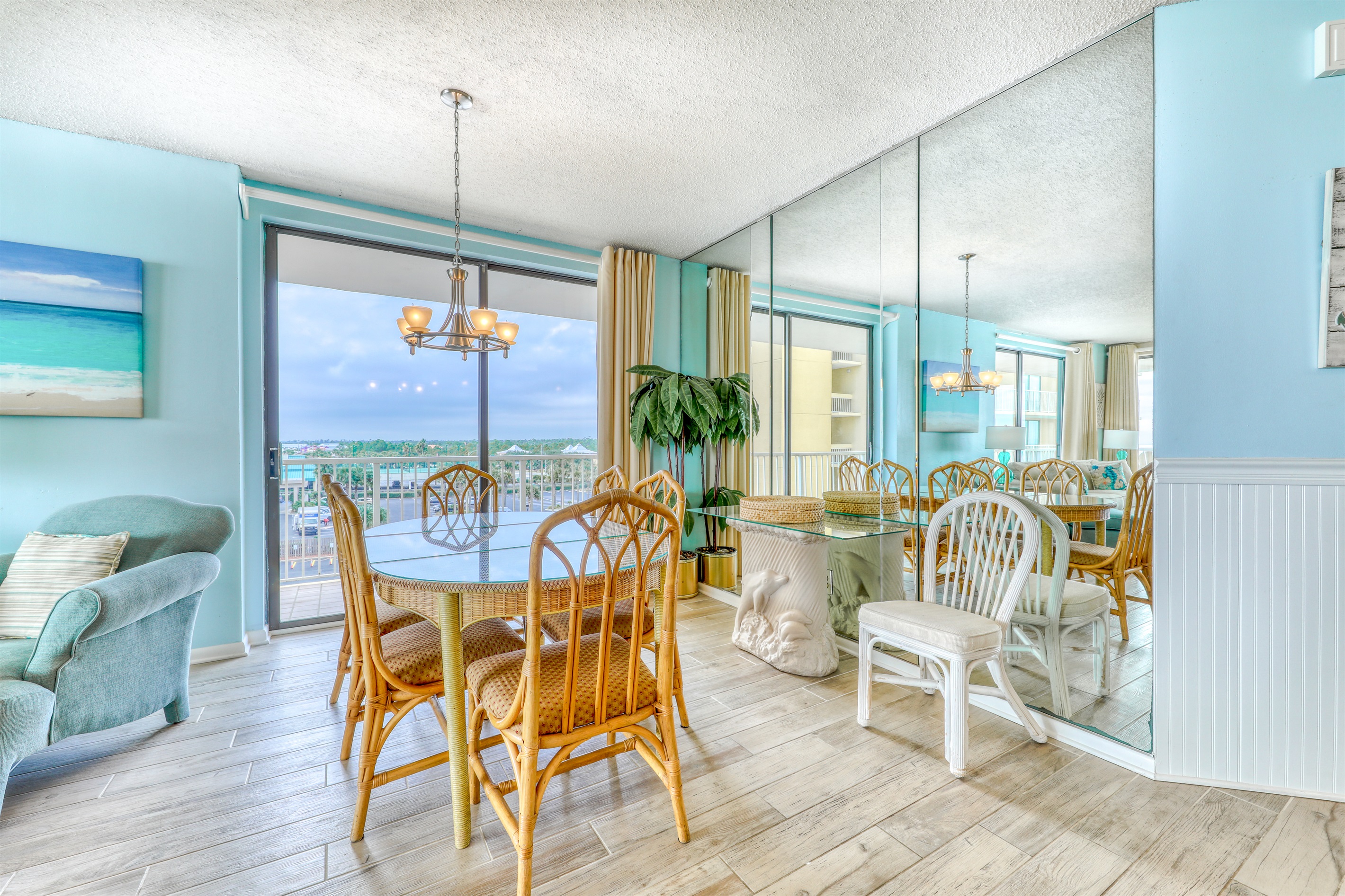 Dining Area with a Western view!