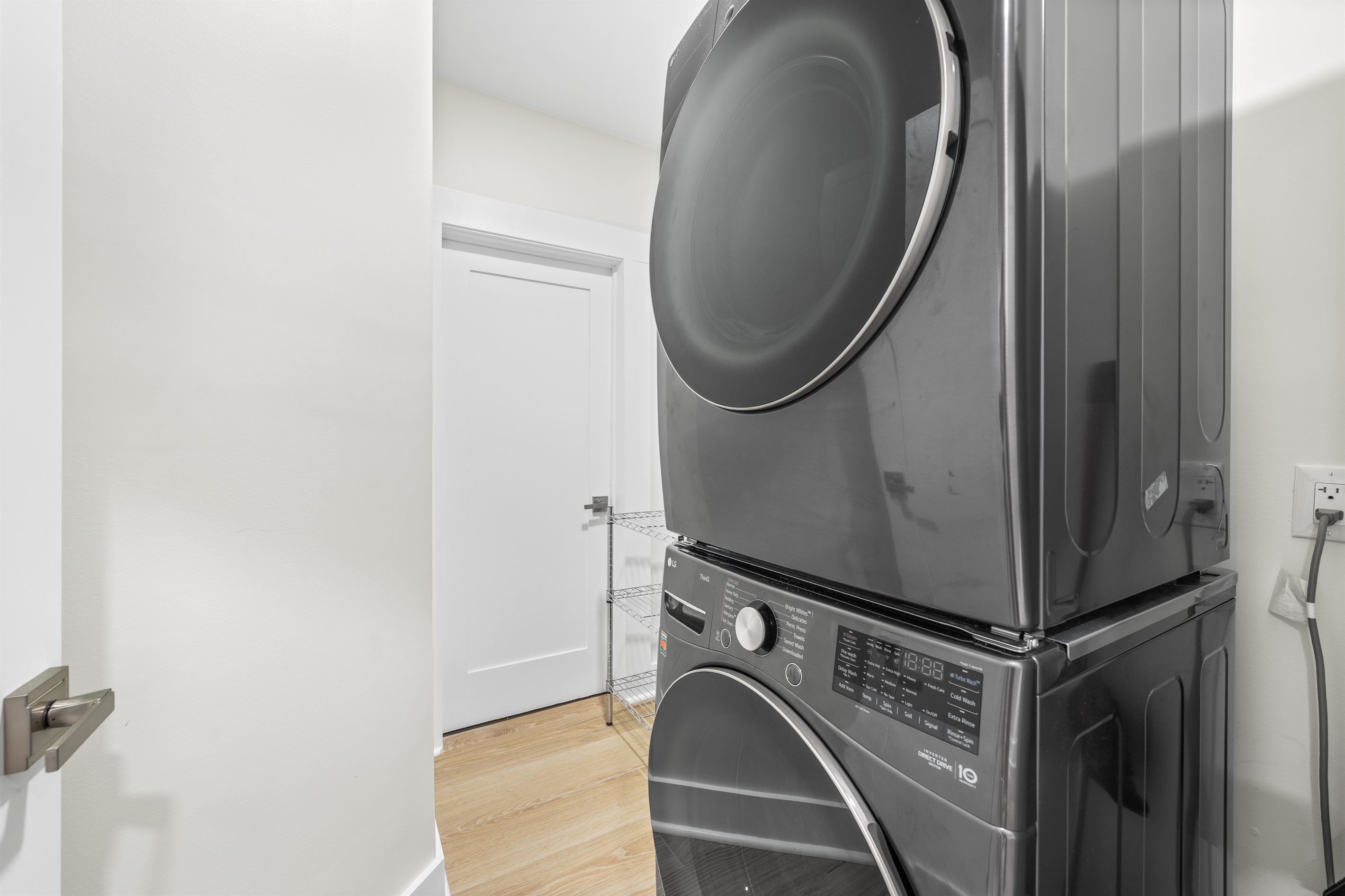 An additional washer/dryer in the carriage house.