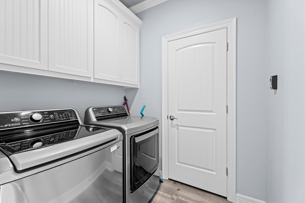 931a9de977db46bb8169fad505f61c11 Large | Beachhouse | Texas | TX | Vacation Homes | Galveston | Crystal Beach | Kokomo | Breezy Days | Beachfront Elegance | Sunrise Serenity | Southern Sands Property Management, LLC