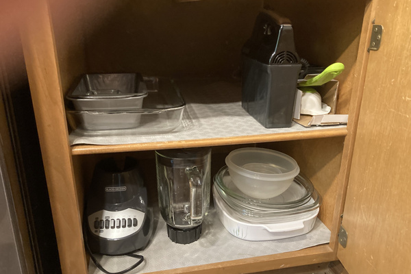 Blender, mixer and baking dishes