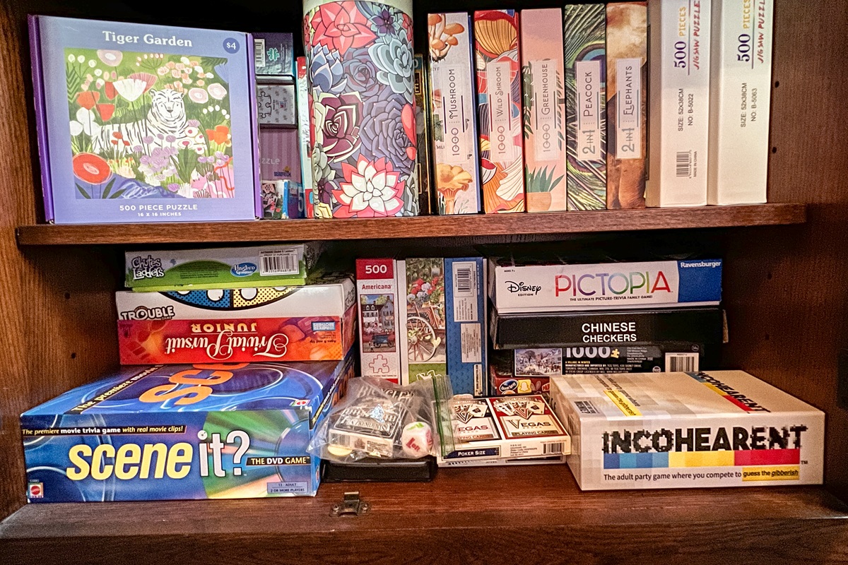 SO many games and puzzles.
