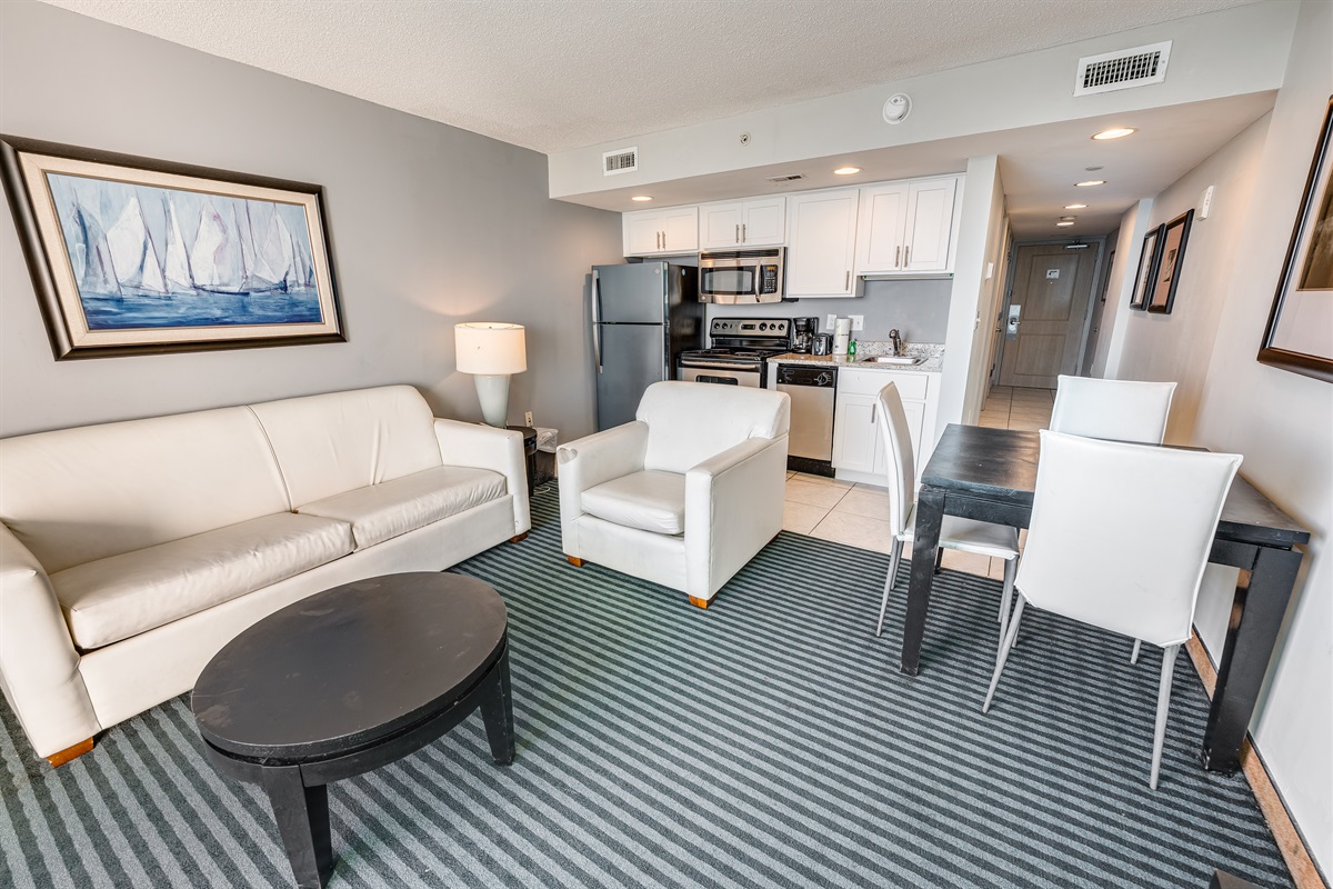 Living Room with Stunning Views🌊☀️