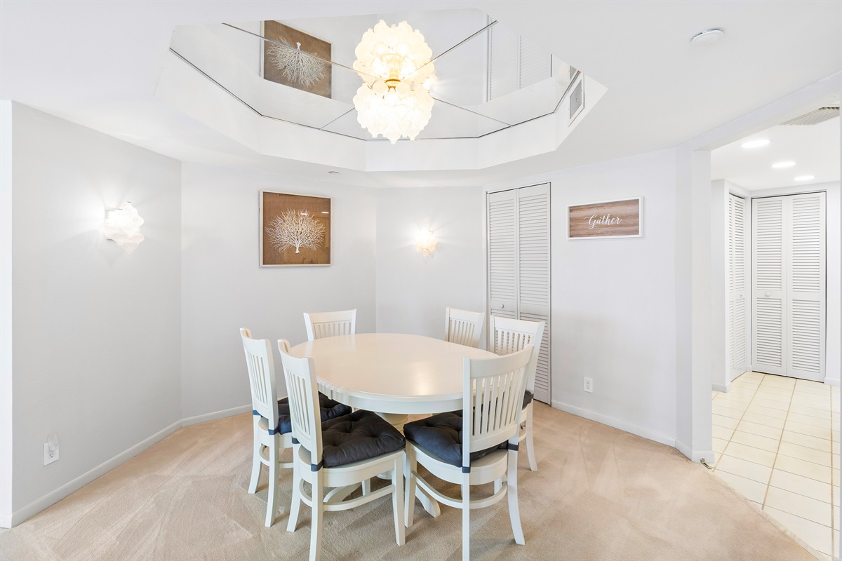 Dining area, seats six