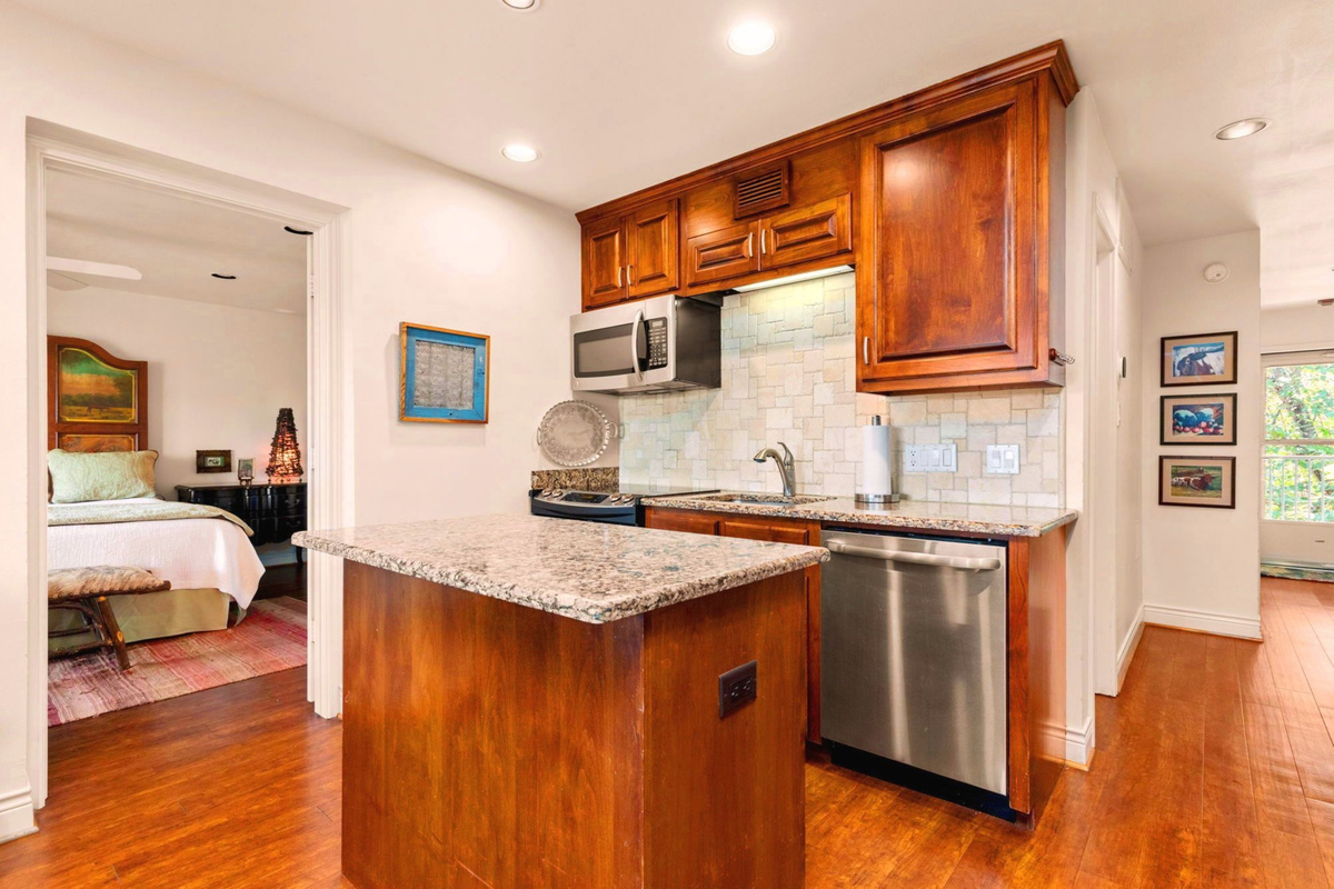 Custom cabinets with beautiful quartz counters