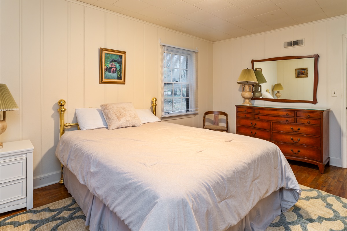 Queen bedroom second house