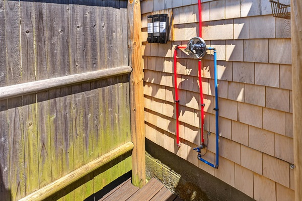 Freshen up outdoors with a relaxing shower!